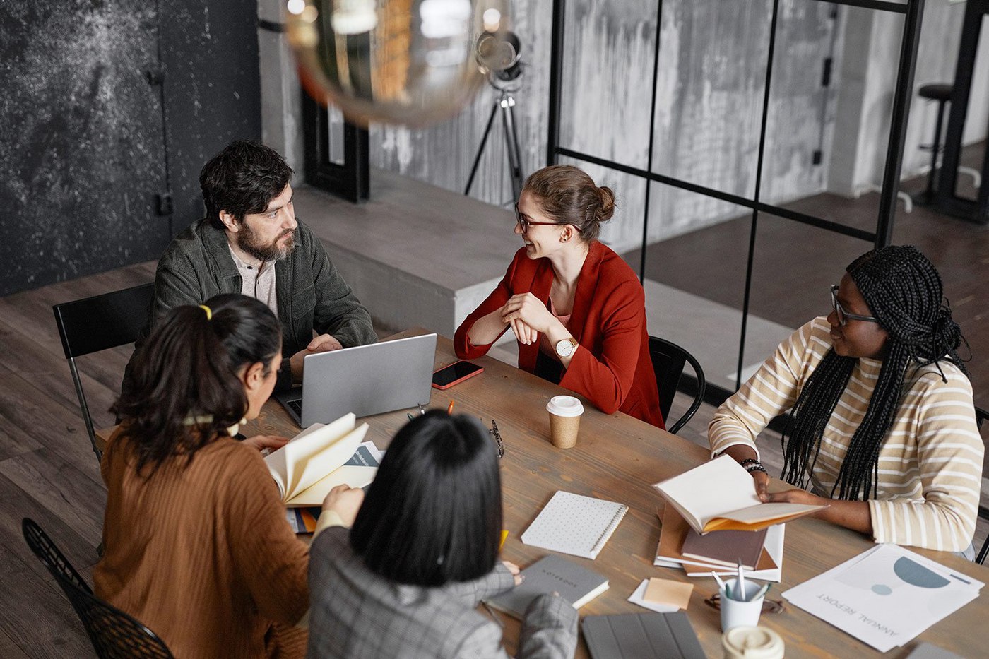 business-people-at-meeting